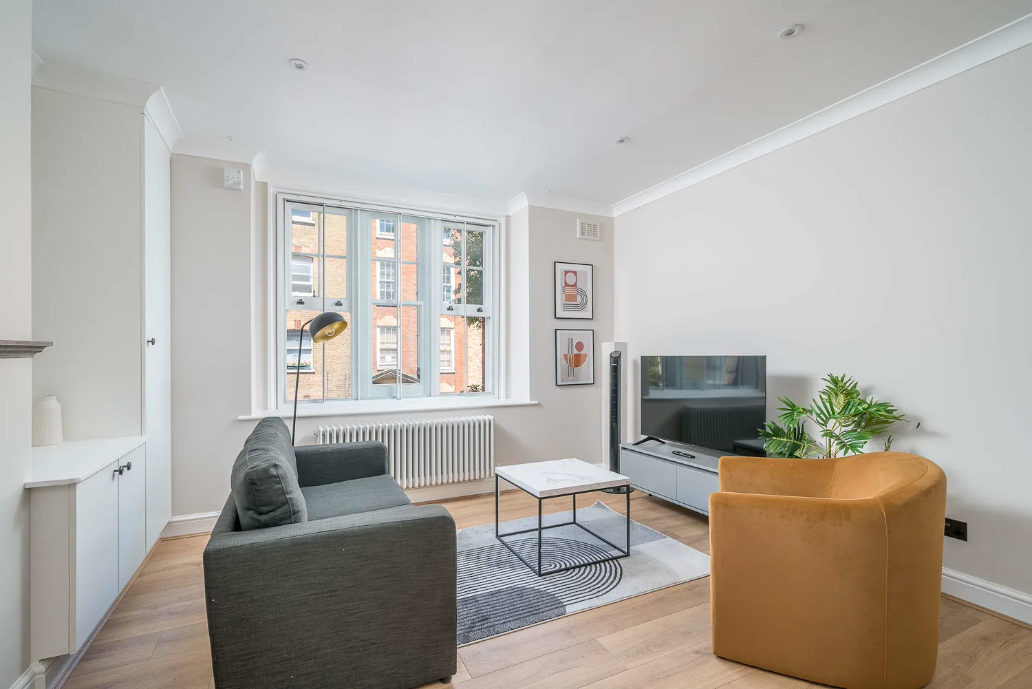 Bright One-Bedroom Apartment 3