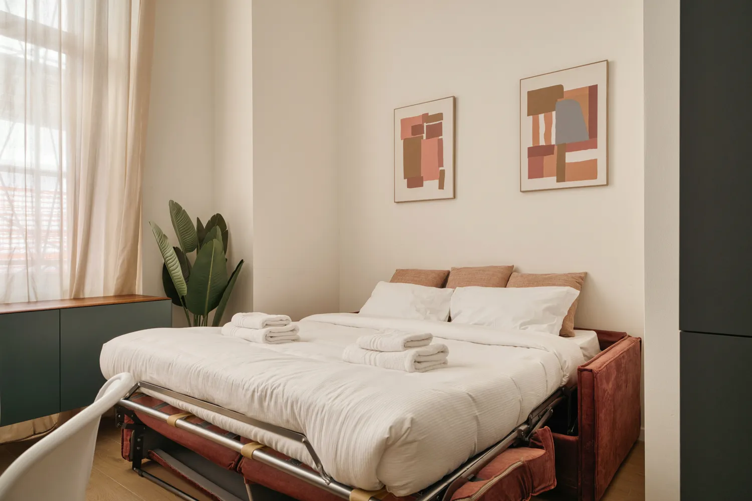 Modern 1-Bedroom Apartment 4