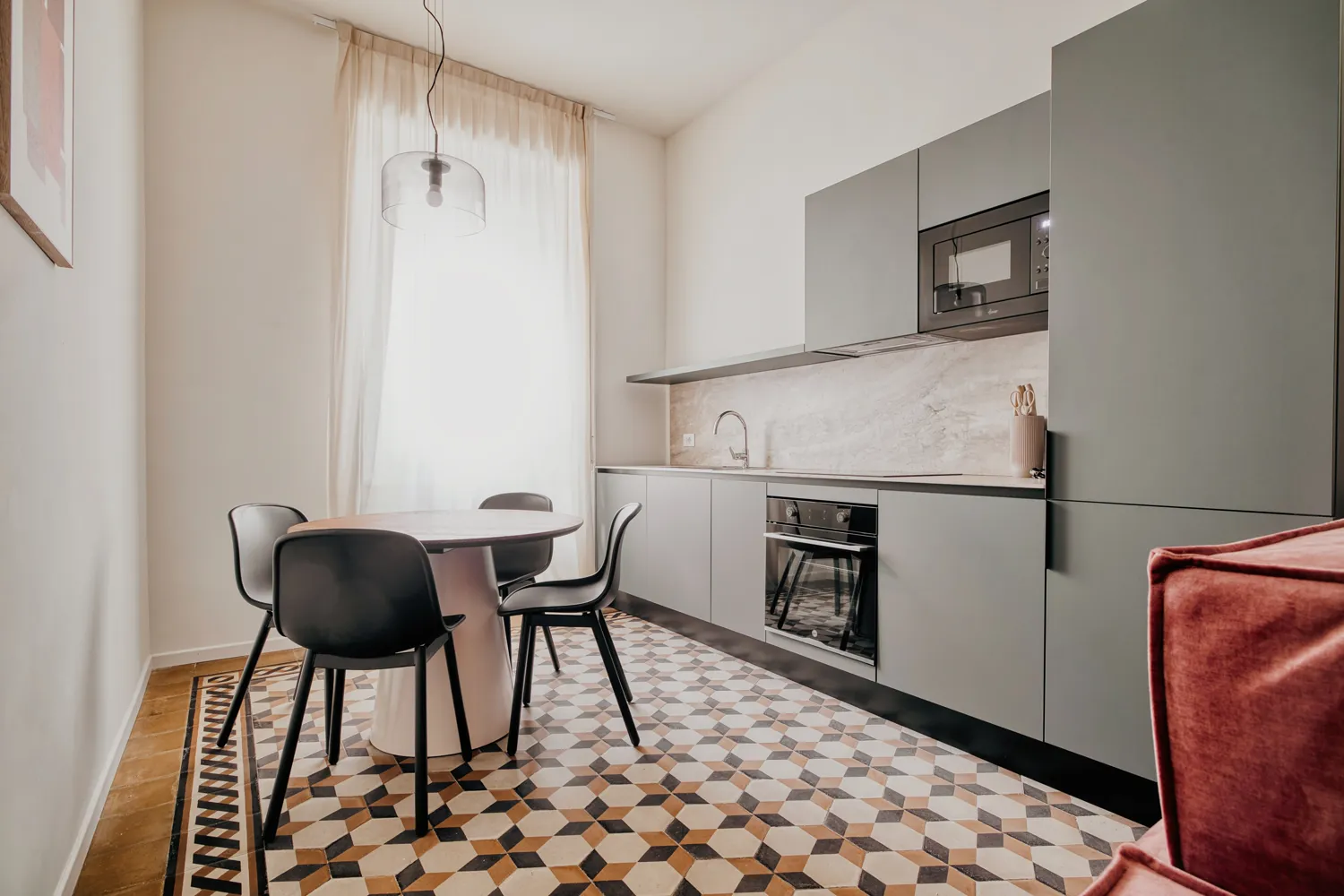 Stylish 2-Bedroom Apartment 4