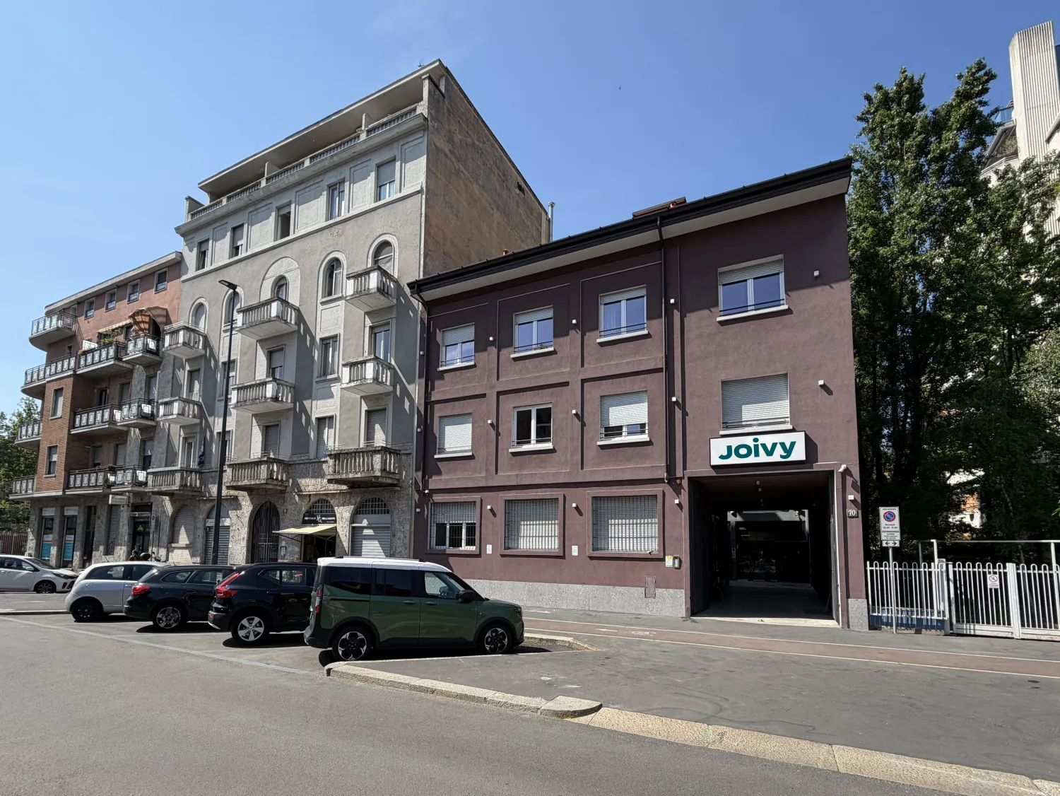 Tolstoj Contemporary Apartments
