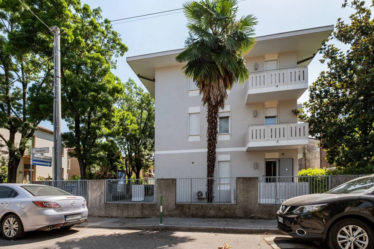 Porta San Giovanni Apartments