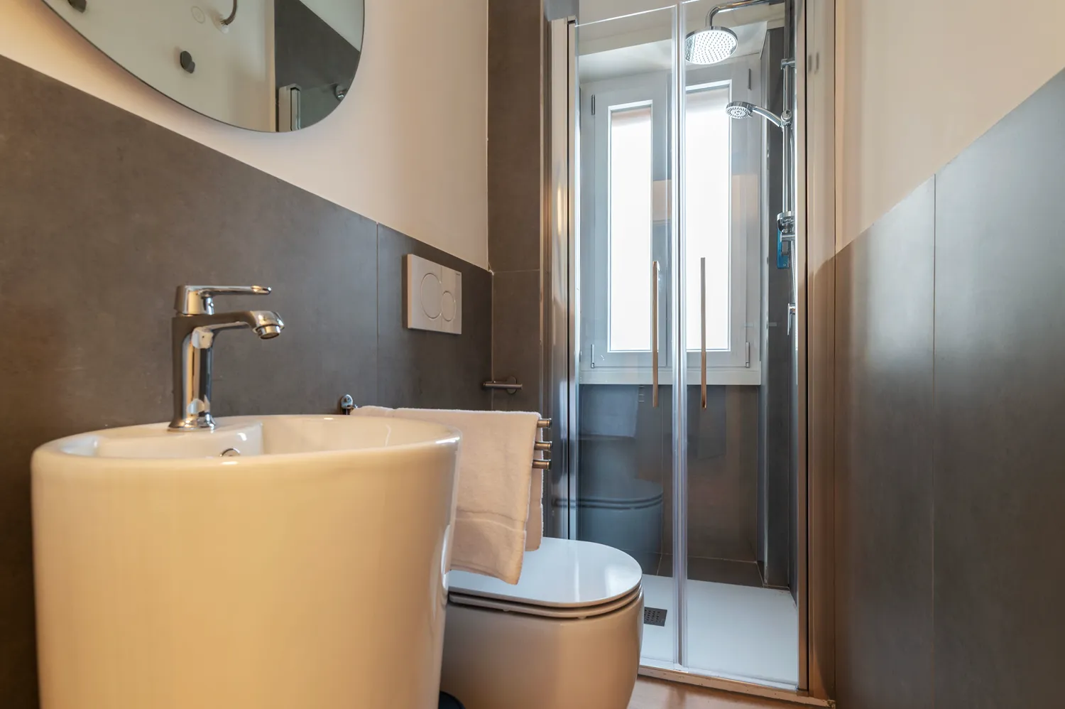 Modern 1-Bedroom Apartment 4
