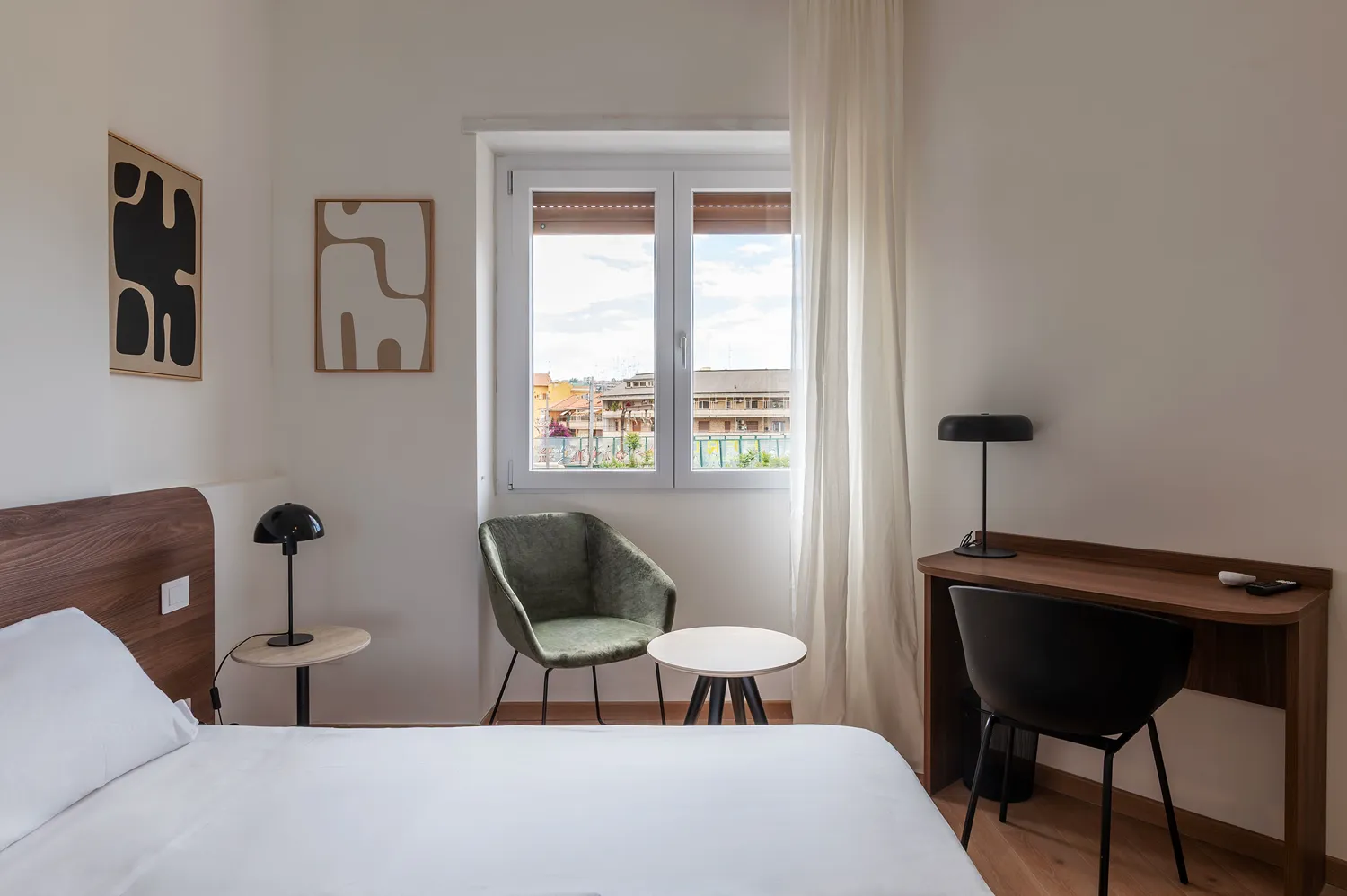 Bright 2-Bedroom Apartment 8