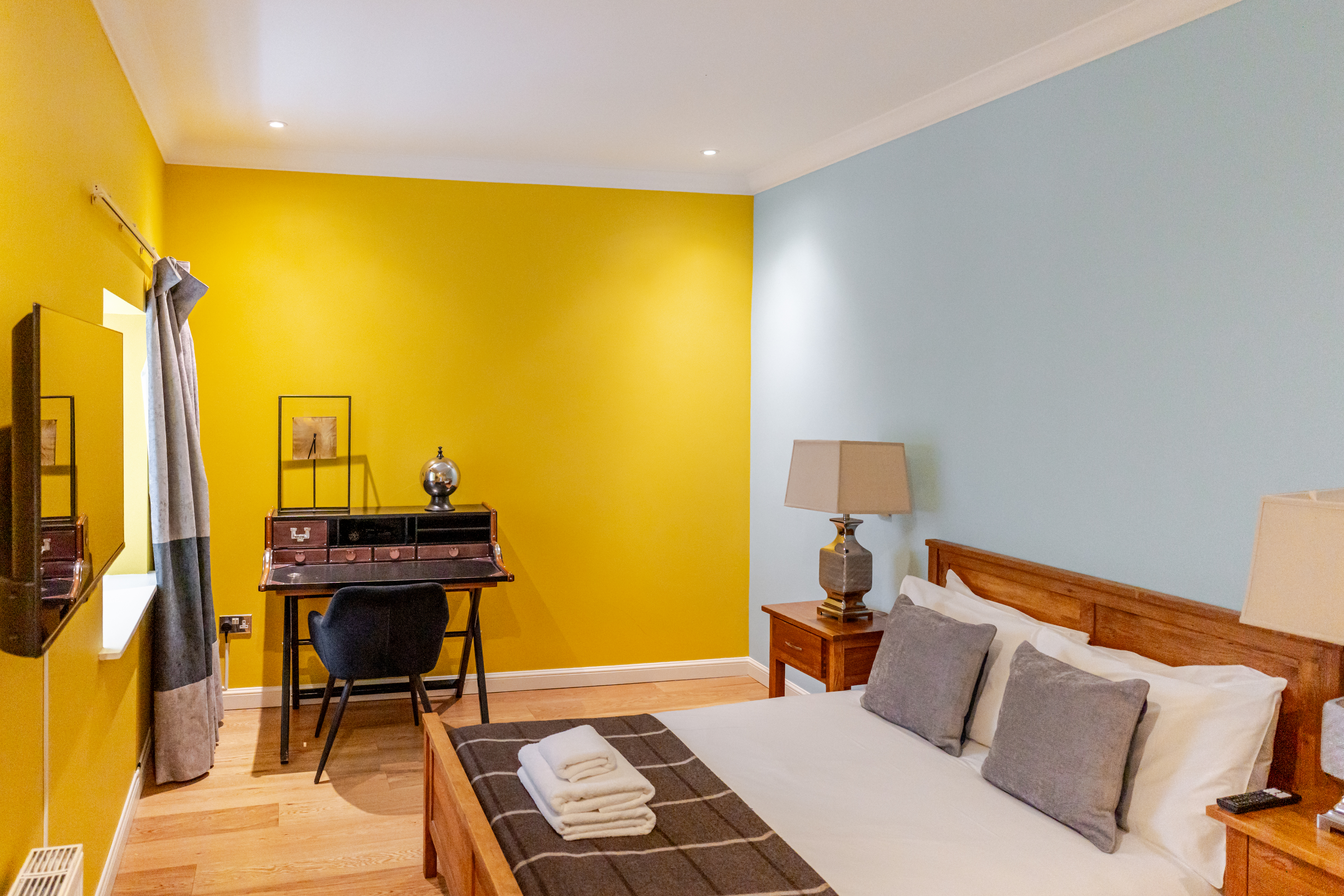 Royal Mile Apartments lounge