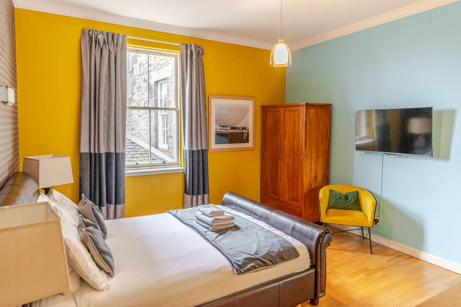 Royal Mile Apartments 12