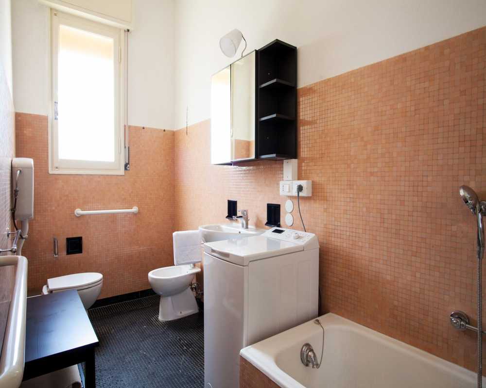 Room in Bologna - Via Belmeloro, Centro Storico - à Bologne