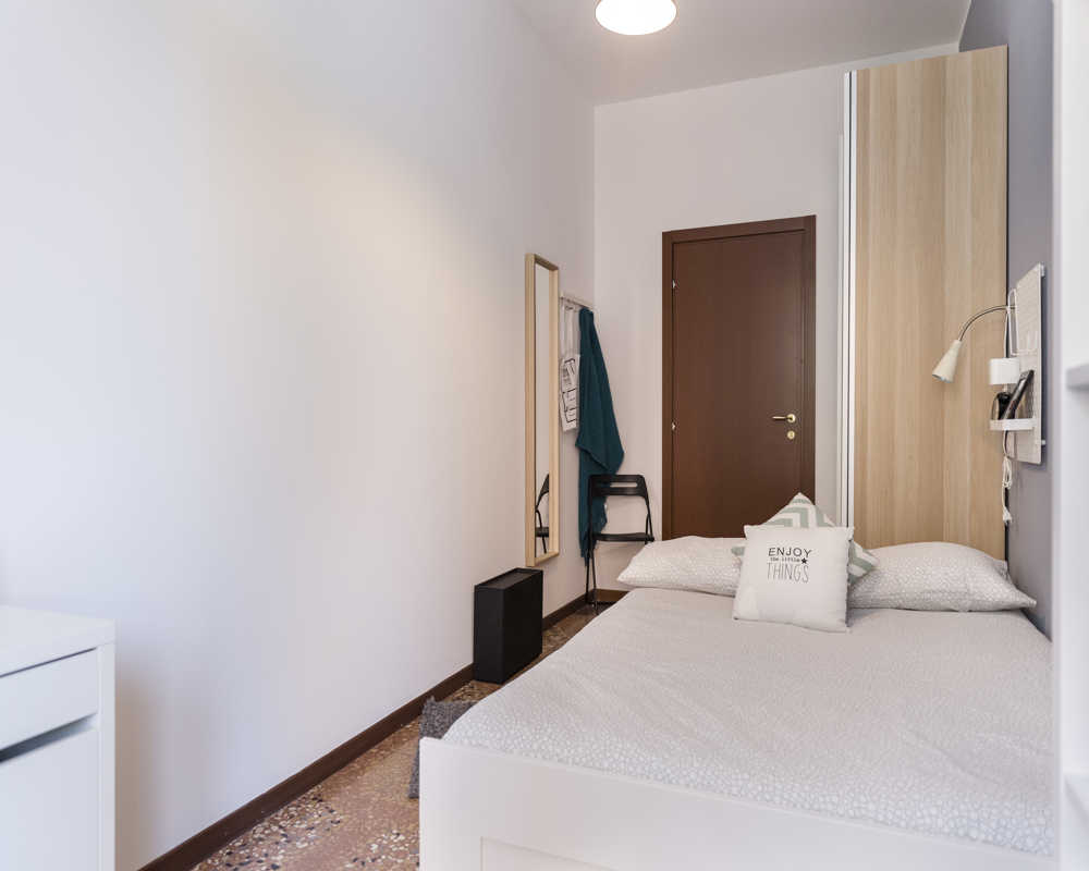 Chambre simple Bologne, 7 chambres, 15m² — photo 11