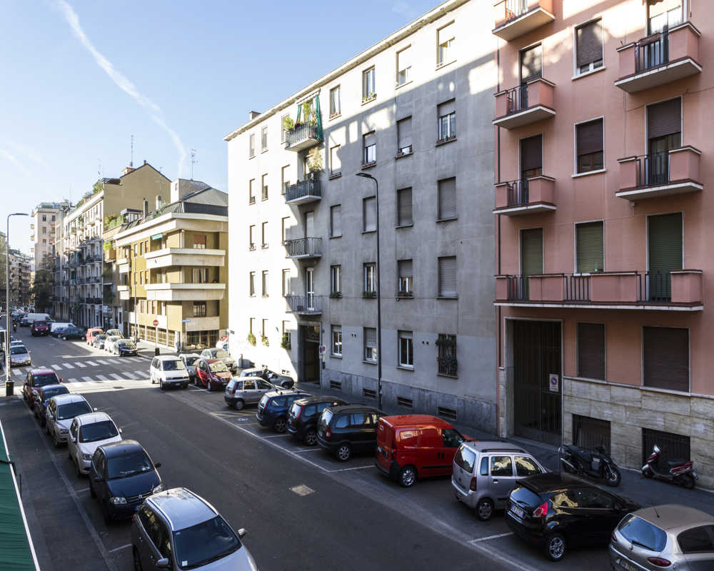 Grande stanza singola con portineria - in Milano