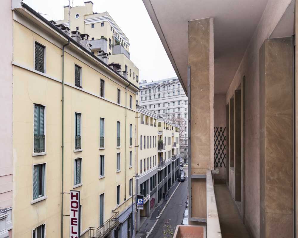 Grande stanza singola con portineria - in Milano