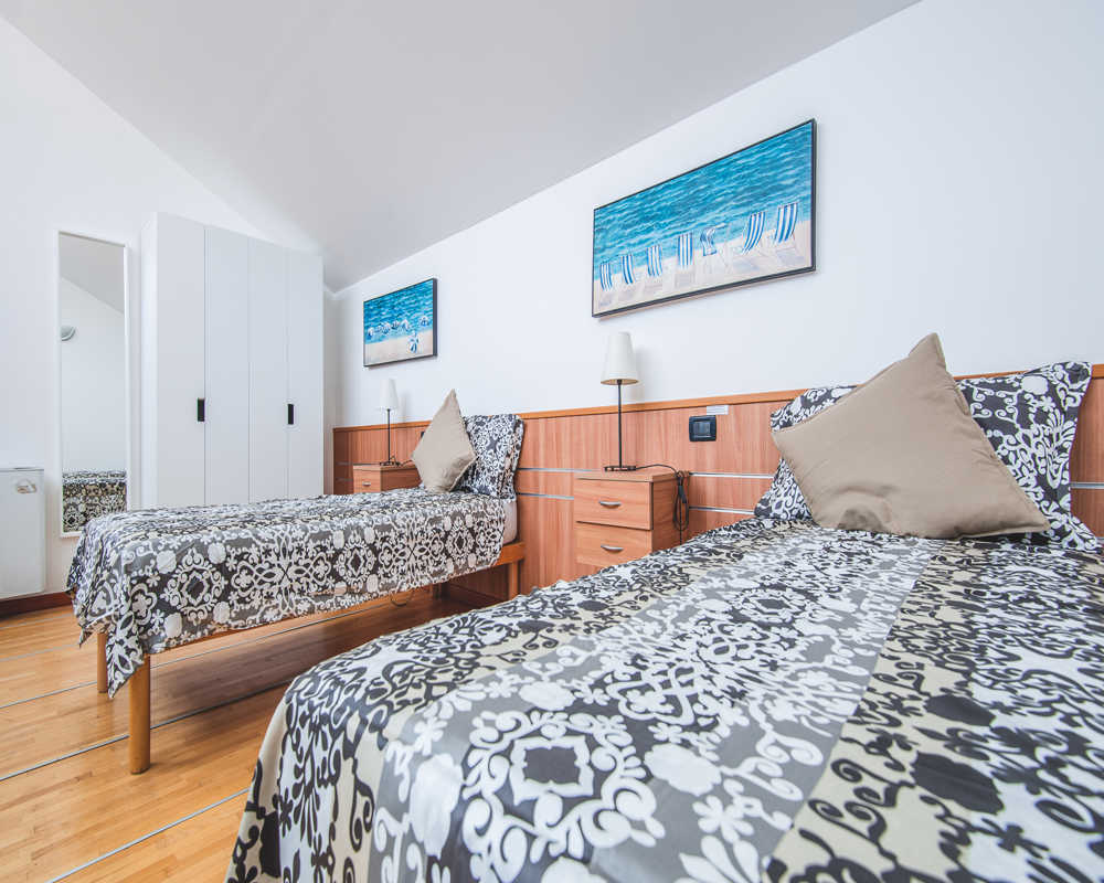 Image of room 1